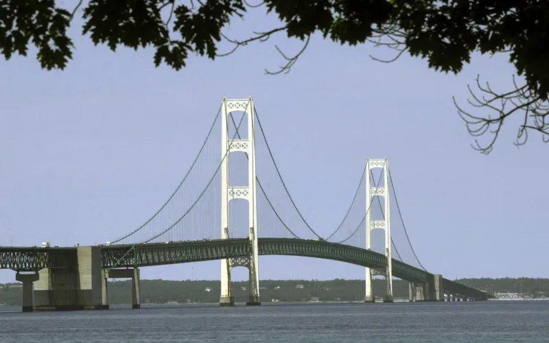 Mackinac Bridge temporarily closes after 2-vehicle accident; arrest made for felony reckless driving